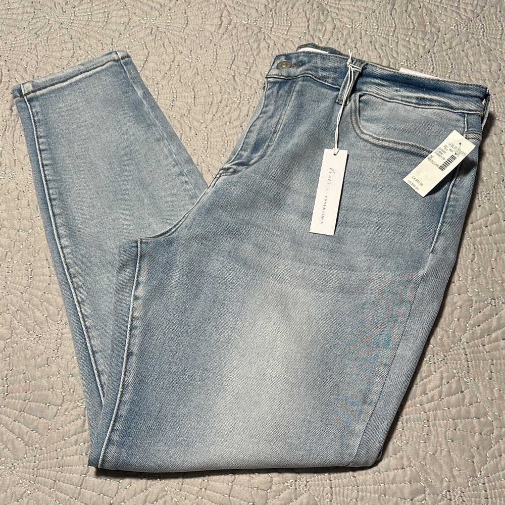 KanCan Light Wash High-Rise Ankle Skinny Jeans, NWT’s, Size 32 or 17